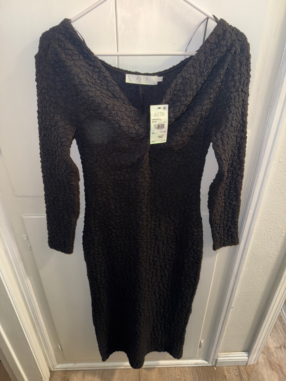 ASTR Black Textured Long Sleeve Midi Dress